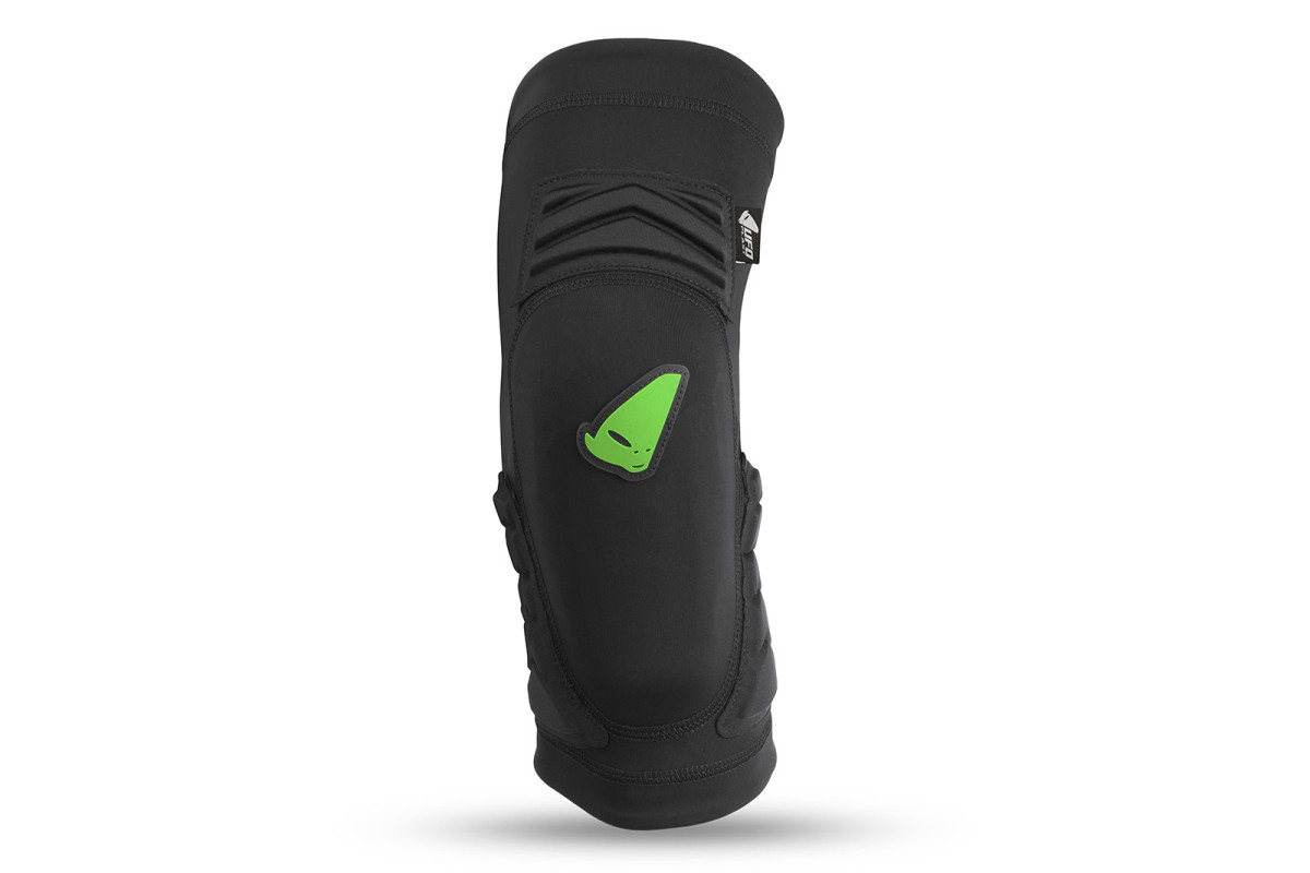 M33 knee guards